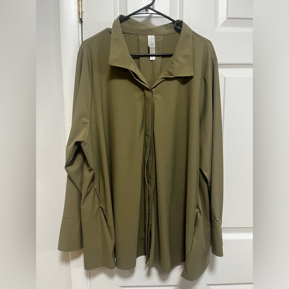 MarlaWynne Tops - Marla Wynn Storm Olive Green Stretch Tech Back Pleat Pockets Blouse 2X